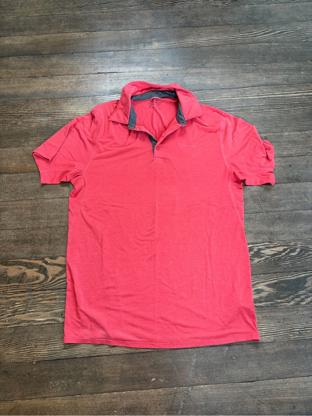 Patagonia Men's Red Polo Shirt - Classic Short Sleeve
